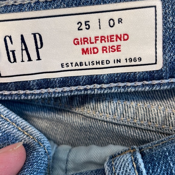 Gap Girlfriend Mid-Rise Ankle Jeans, 25 / 0 Reg. EUC - Picture 4 of 13